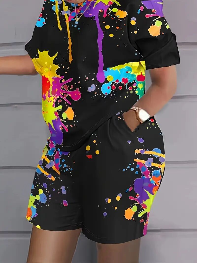 Women'S Two-Piece Set Featuring A Stylish Printed T-Shirt And Casual Shorts